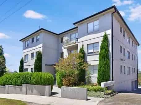 Rent apartment in Cammeray with views and spacious layout