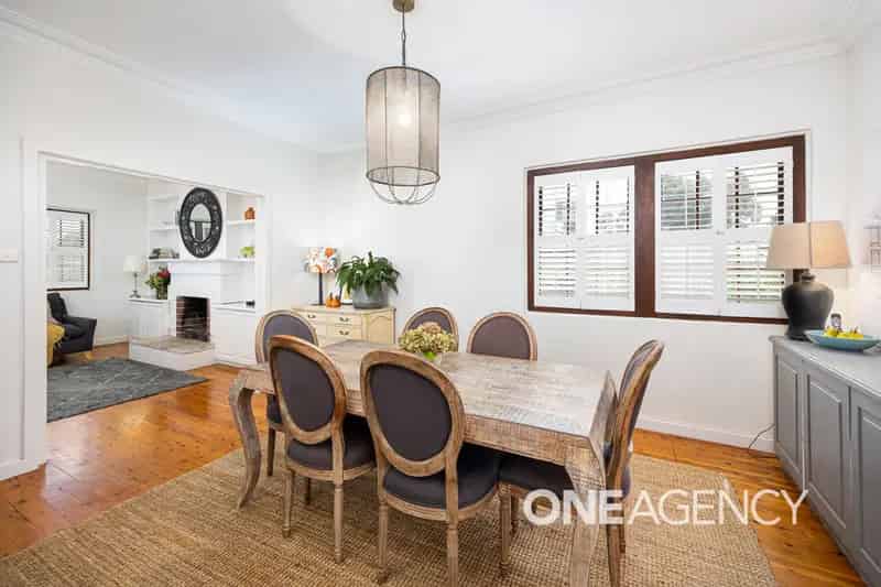 Buy House in Turvey Park with Four Bedrooms and Pool