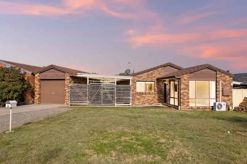 Lease Large Home in Palmerston with Modern Features and Courtyard