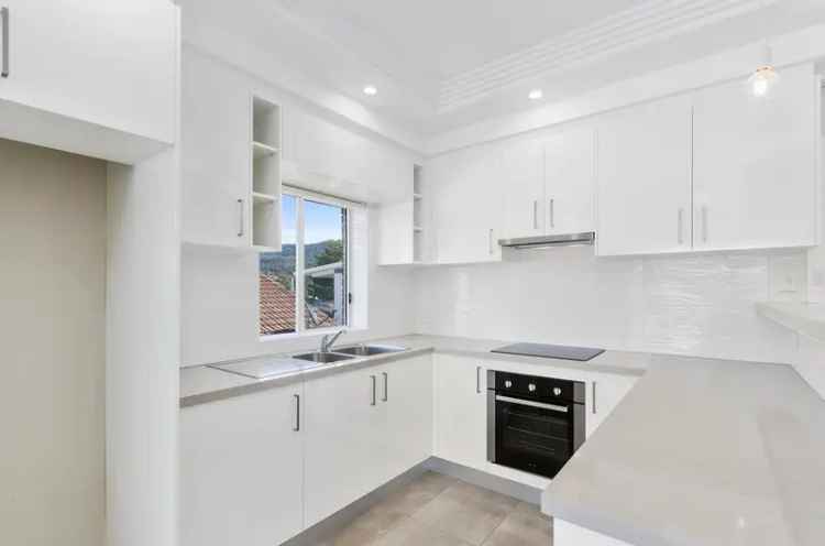 Thirroul Apartment 1 Bedroom 1 Bathroom Private Carport Close to Shops