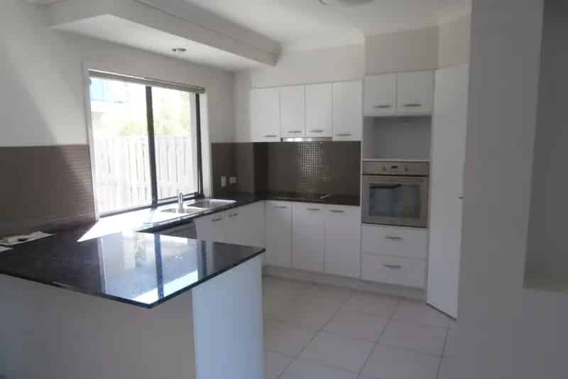 Real Estate For Lease - 2/21 Willow Tree Drive - Reedy Creek , QLD