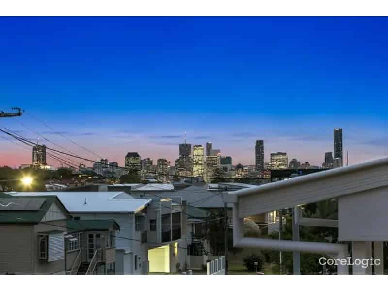 Stunning City Vistas - Standalone Town Home