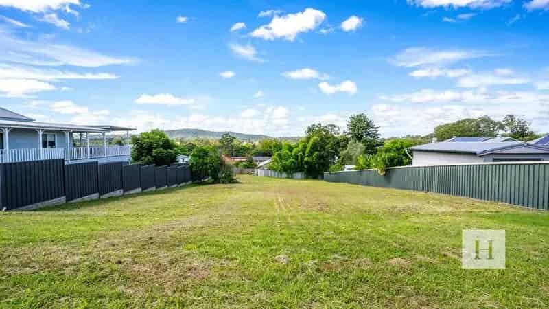 1012sqm with Loads of Possibilities!