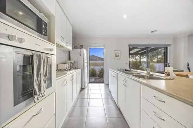 House For Rent , 2, Canadian Crescent, Ballarat, Victoria