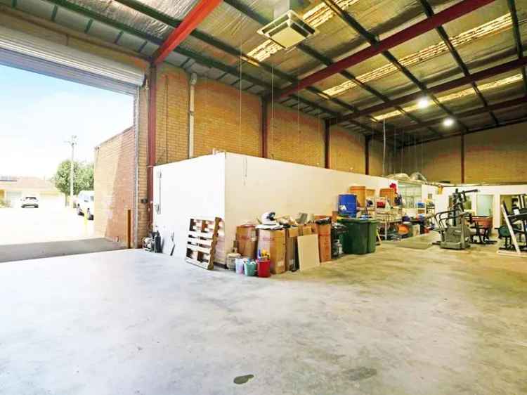 645 Sqm Office Warehouse Belmont Industrial Area Ample Parking High Truss