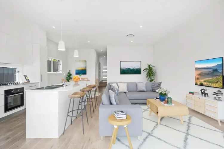 3 Bed Duplex in Horsley NSW - Brand New