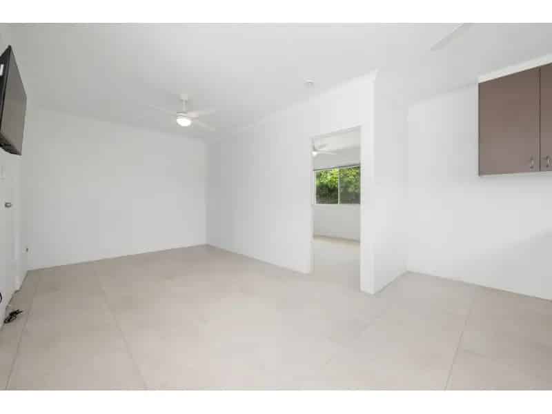 Fully Renovated Unit In Prime Location