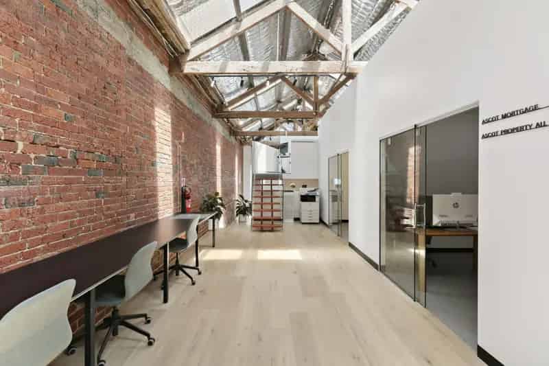 Rent Stylish Office in Prime Location with Character and Future Prospects