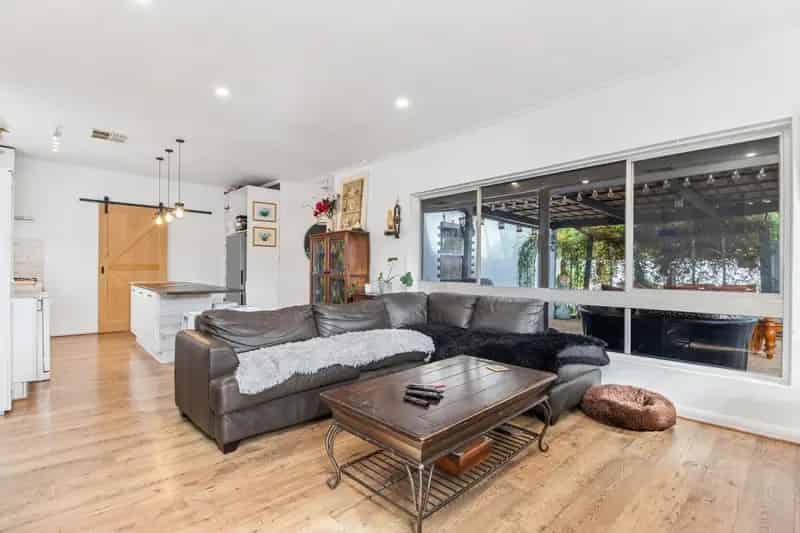 Privacy, Position & Parkside