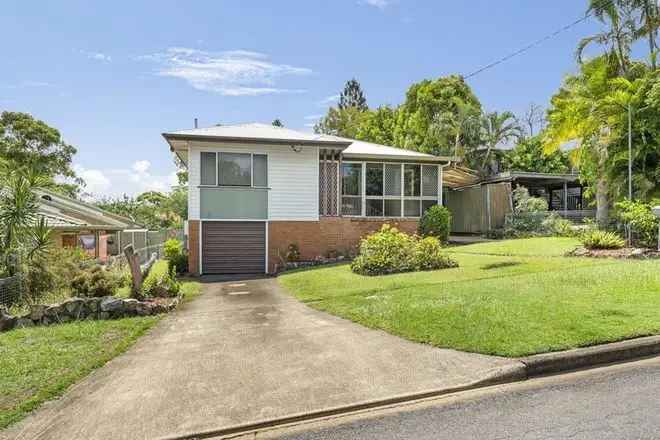 Large Family Home near Kedron Brook