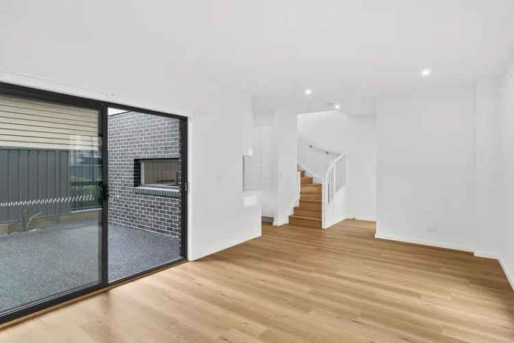 STYLISH MODERN TORRENS TITLE HOME IN PRIME LOCATION