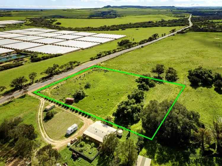 Land For Sale in Geraldton, Western Australia