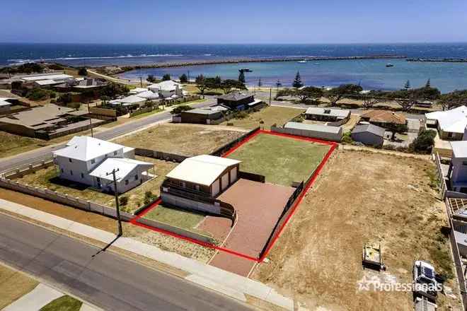 Land For Sale in Port Denison, Western Australia