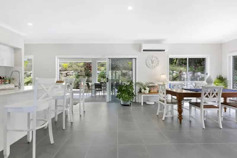 “Ridgewood” – Picturesque Acreage Oasis with Superb Dual Living