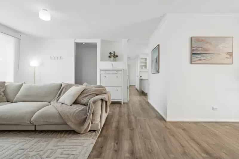Beautiful 3 Bedroom Home in HAPPY VALLEY!