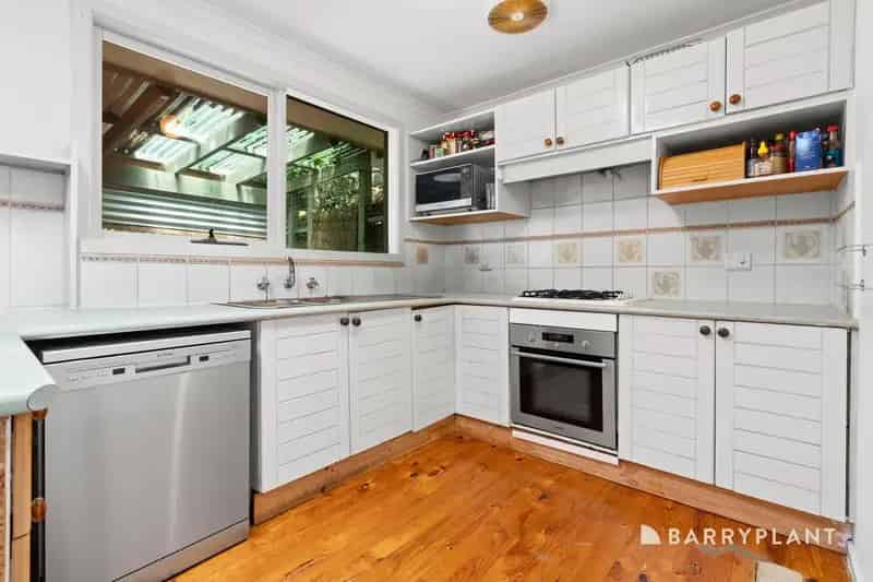 NEST OR INVEST  TWO DWELLINGS ON 1167M2