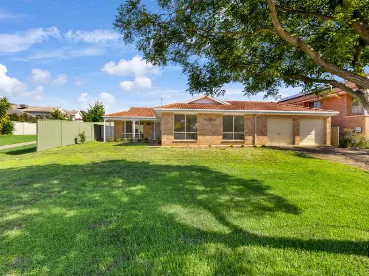 Beautiful Modern Family Home in Norris Park!!