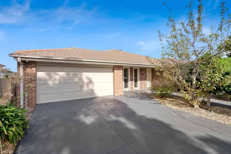 STUNNING FAMILY HOME !