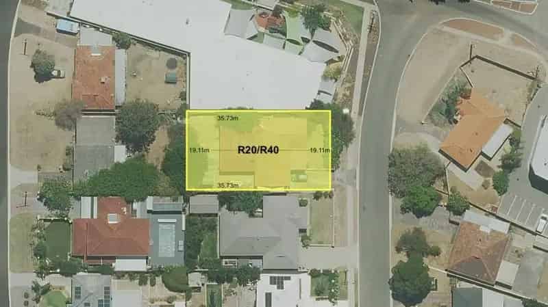 LARGE BLOCK, PRIME LOCATION, UNMATCHED POTENTIAL R20/40