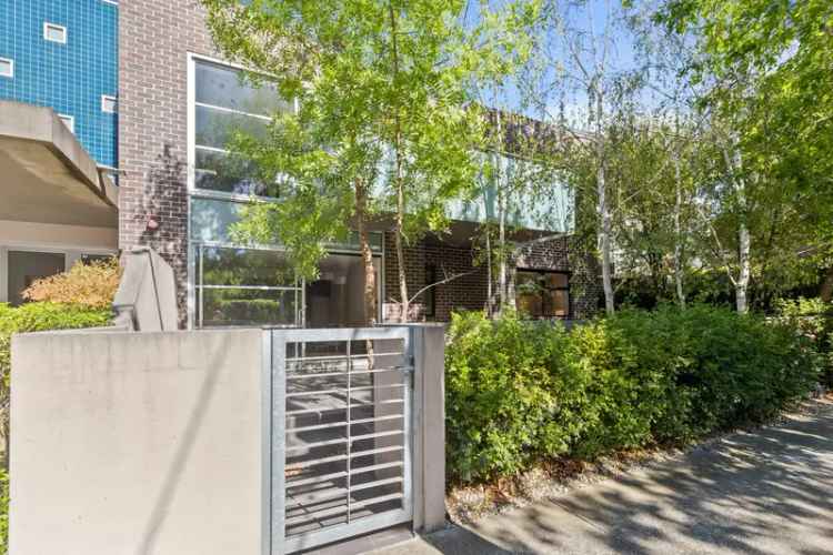 Sensational Townhouse Lifestyle in Wonderful Location