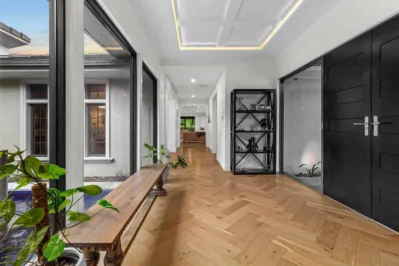Luxury Acreage Living in Bridgeman Downs