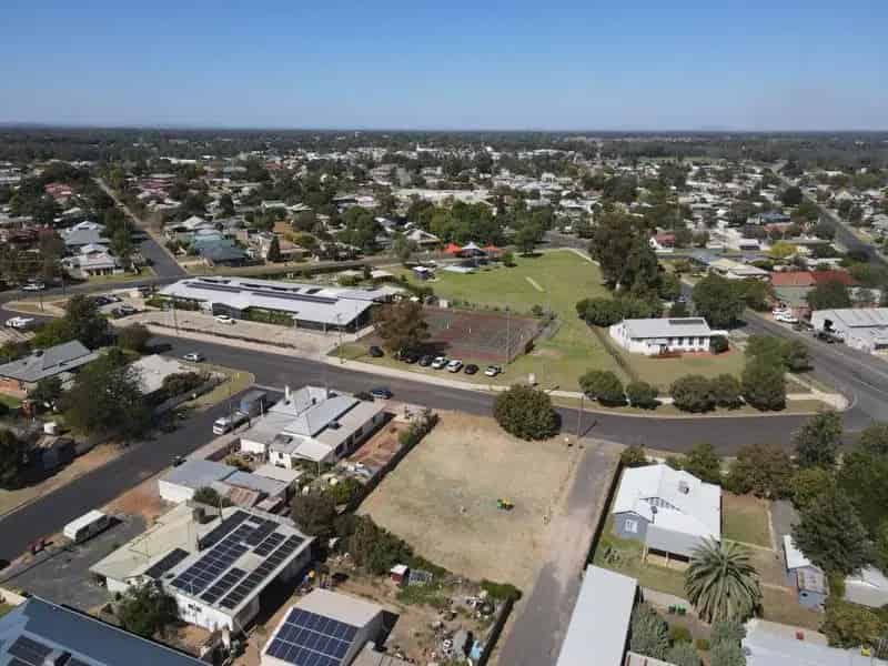 Ray white Forbes - 02 6851 1411