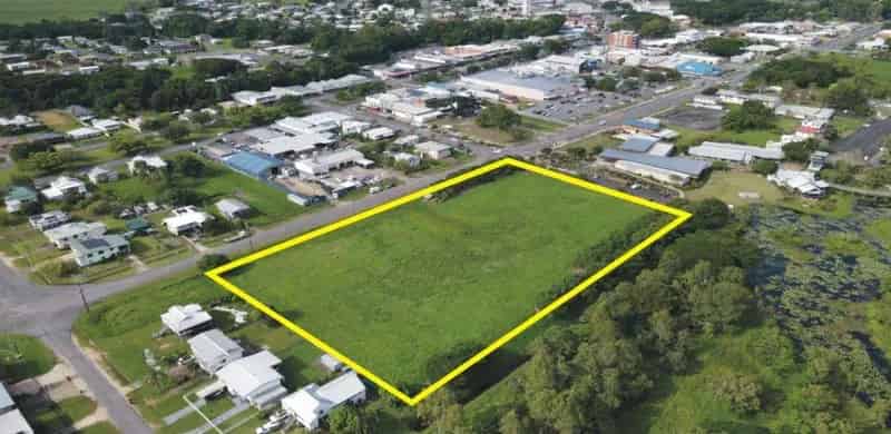 Residential or Commercial Land for Sale in Ingham with Bore