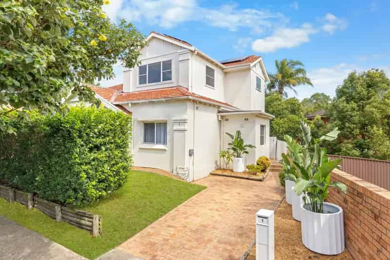 3 rooms house of 485 m² in Sydney