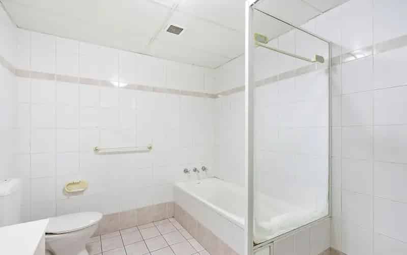 Real Estate For Lease - 2/3 Brisbane Street - Harris Park , NSW