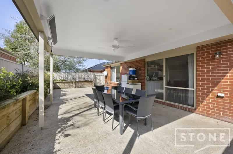 Lease 2 Bedroom Home in Central Ballarat with Modern Features