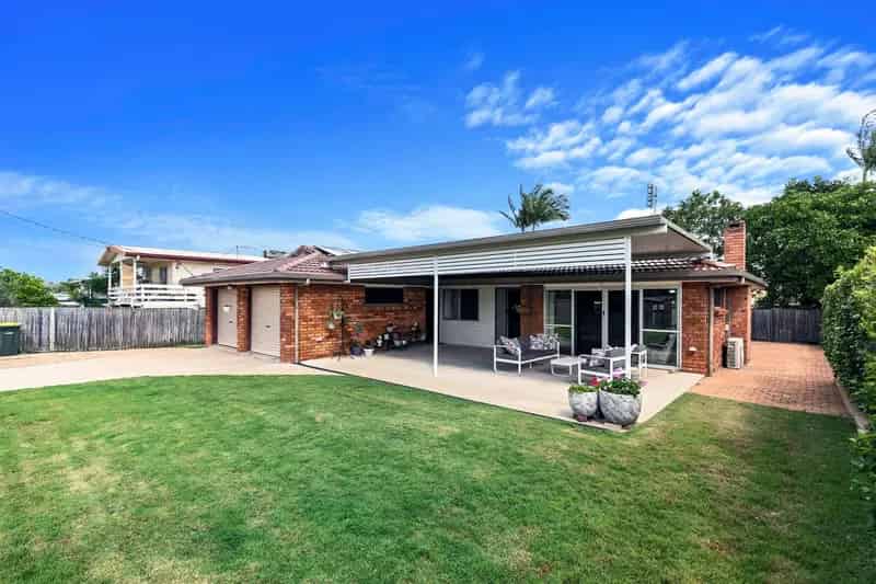 Quality Home - Stone's Throw from Esplanade & Beach