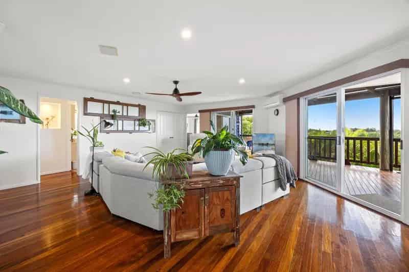 A TRULY EXCEPTIONAL HOME WITH SWEEPING SUNSHINE COAST VIEWS, SPACIOUS LIVING & ENDLESS POTENTIAL!
