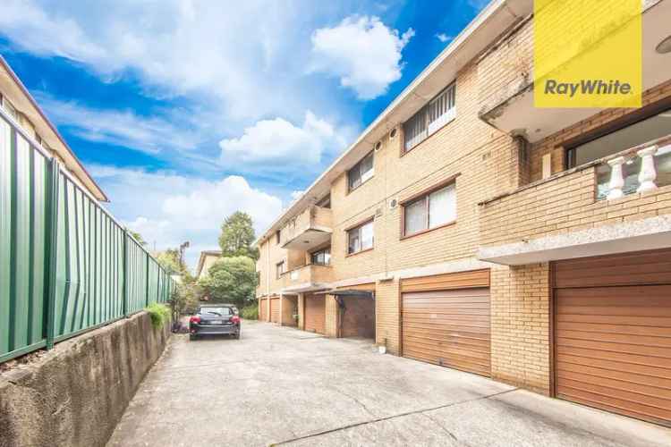 2 Bedroom 139m2 Apartment Sydney New Carpet Floorboards AC Garage