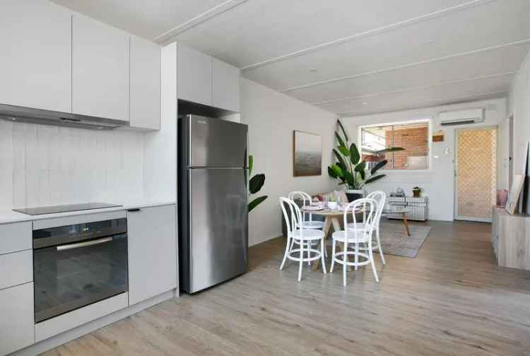 3 rooms apartment of 213 m² in Melbourne