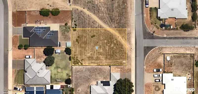 Buy Land in Alexander Parklands 800 m2 Block with Side Access