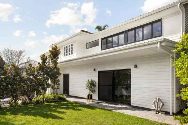 Contemporary Two Level Wilston Home