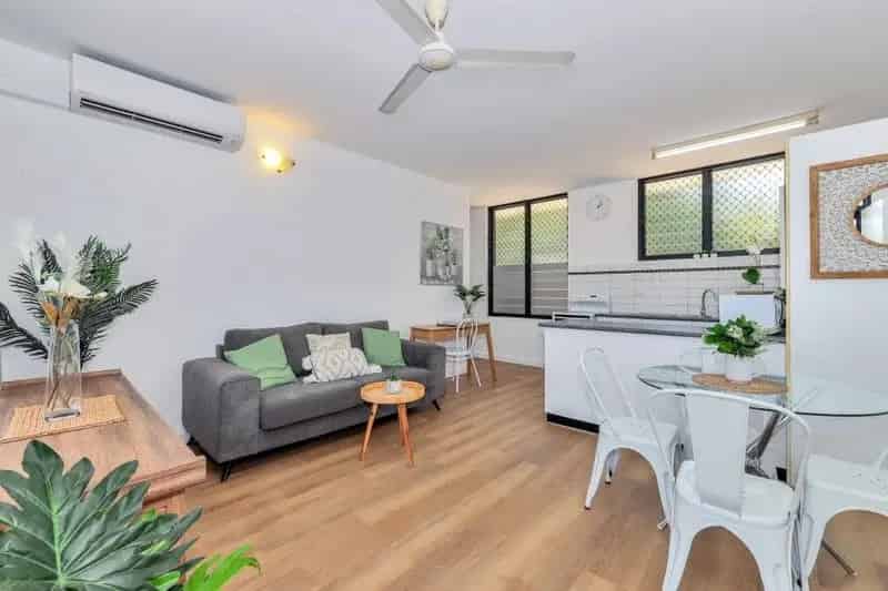 Bright & Breezy Apartment