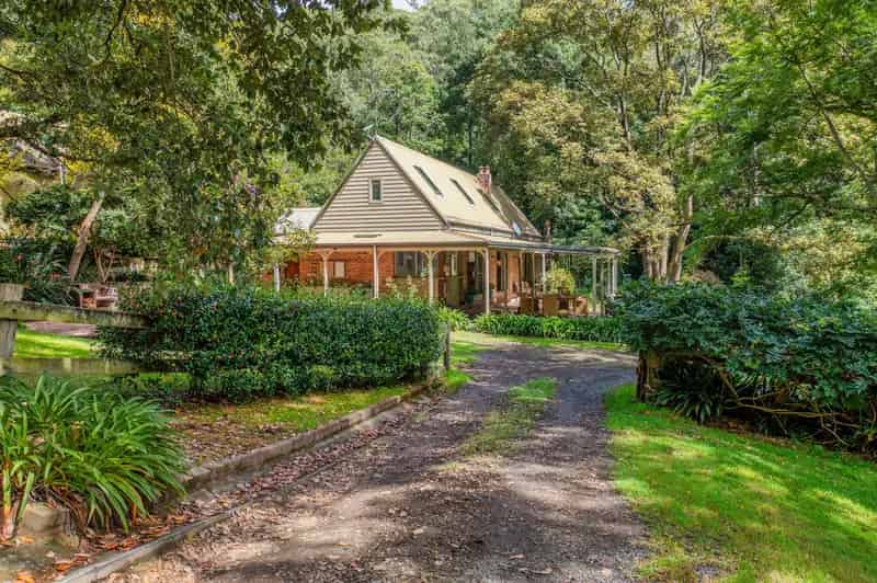 "Housten" - 21 Acre Private Rural Retreat