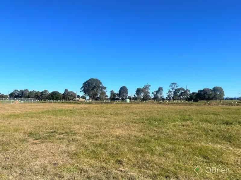Buy land in Shannon Waters with power gas and NBN