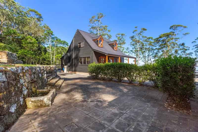 'Fernbrook' - Absolute Privacy, Tranquility and Modern Living