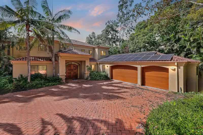 HUGE POTENTIAL - ATTENTION RENOVATORS!
