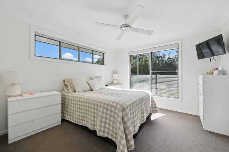 Real Estate For Lease - 254 Crestwood Drive - Port Macquarie , NSW