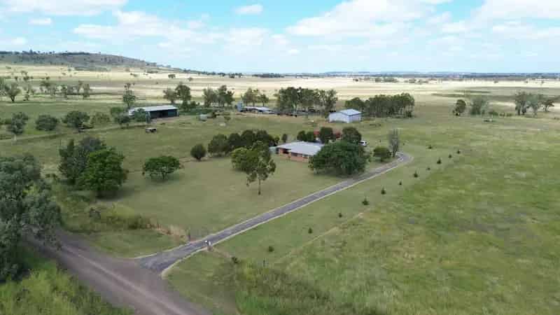 383 Acres Mixed Farming Options. 33 Meg. Irrigation Licence.