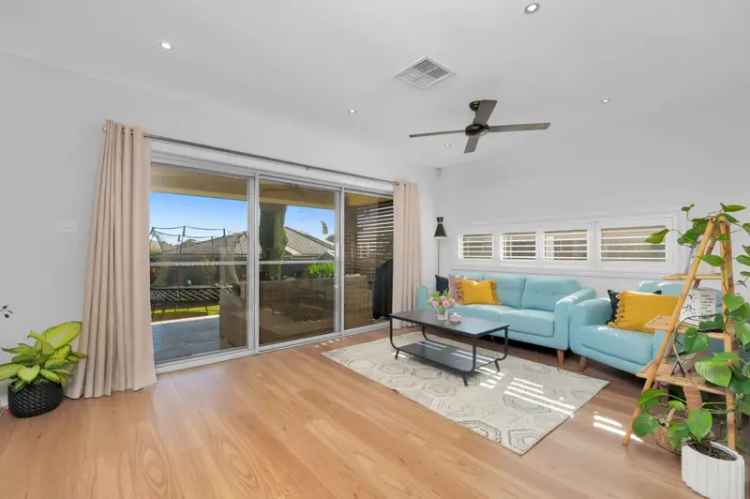 Elderslie 4 Bed 2 Bath Family Home For Sale