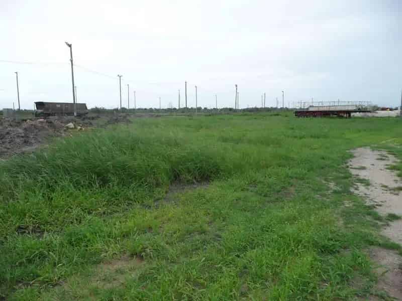 Rent large vacant rural property with vehicle depot approval near Bruce Highway