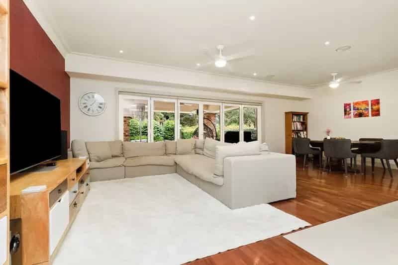 Lease 5A Queens Road Asquith Premium Home Overlooking Golf Course