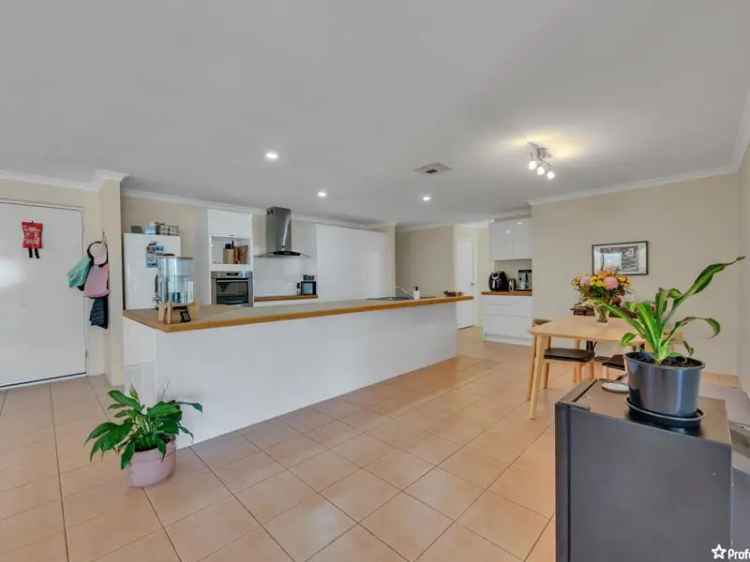 House For Sale in Geraldton, Western Australia