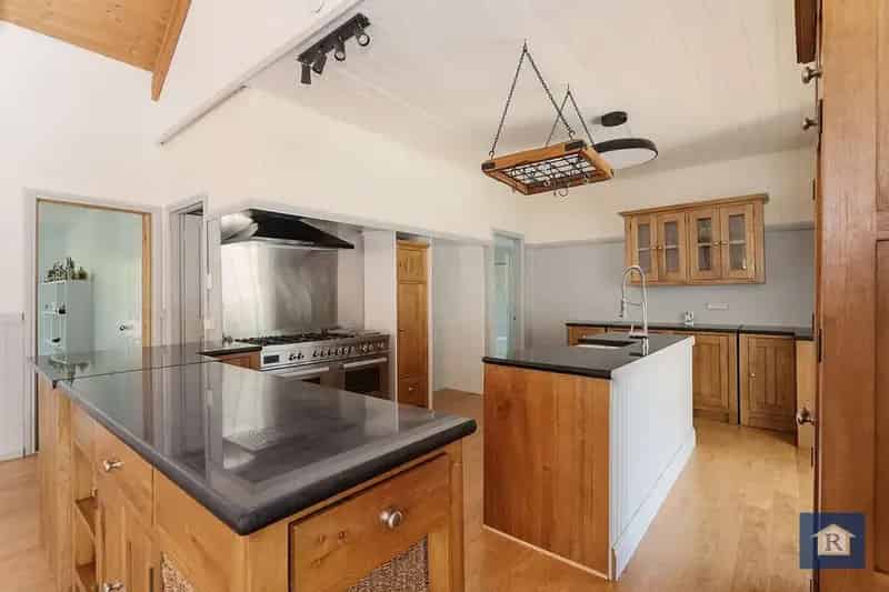 Buy rural property with modern features in a picturesque setting