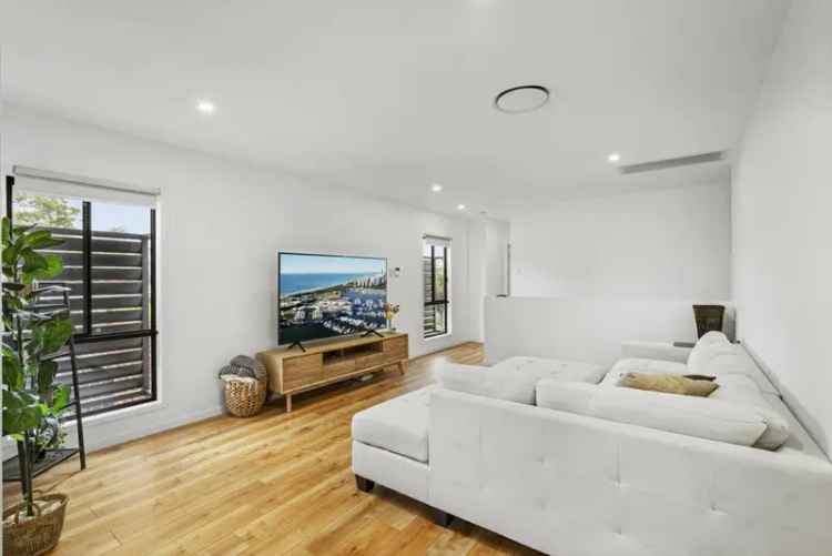 4 Bedroom House Gold Coast City 184m2 Modern Home