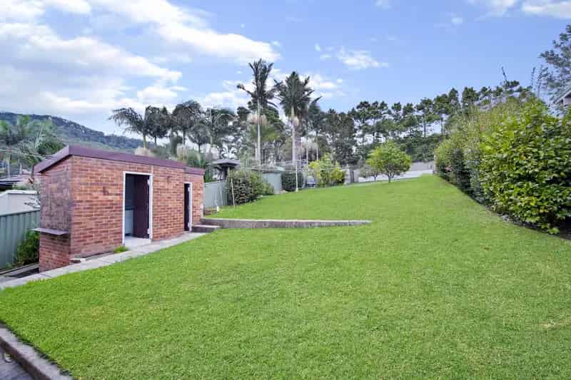 Lease cosy brick home in Corrimal with escarpment views
